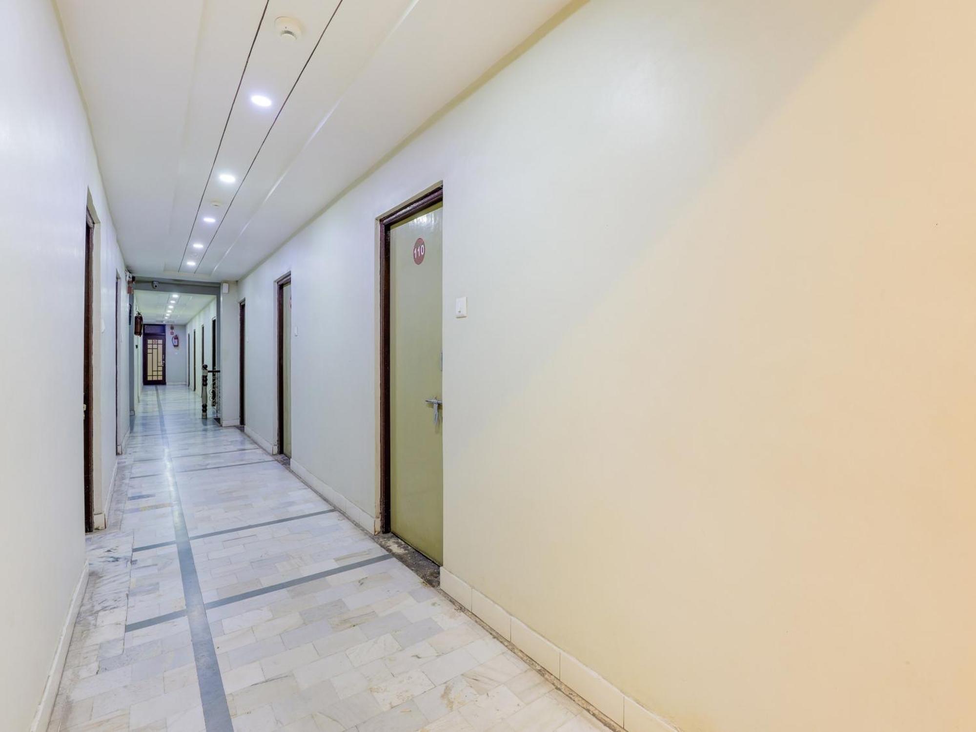 Hotel O Asopalav Naroda Zewnętrze zdjęcie